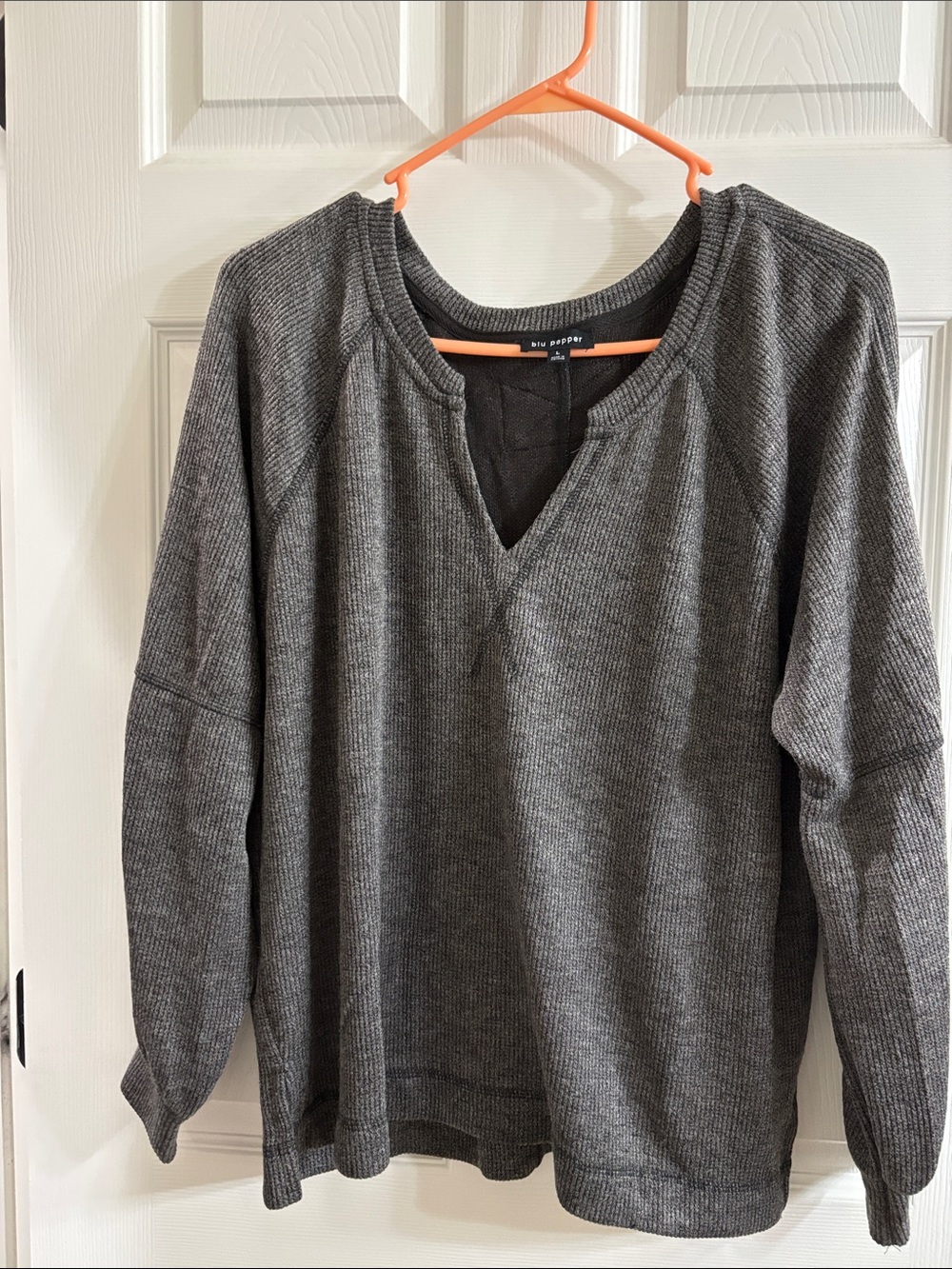 Blu Pepper Charcoal Gray V-Neck Waffle Knit Women's Sweater